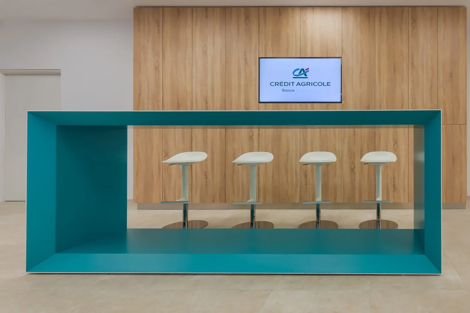 mobilier-nedia-display-din-compozit-avonite